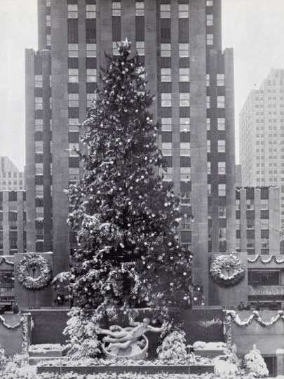 1940 - Christmas in Rockefeller Plaza (O)